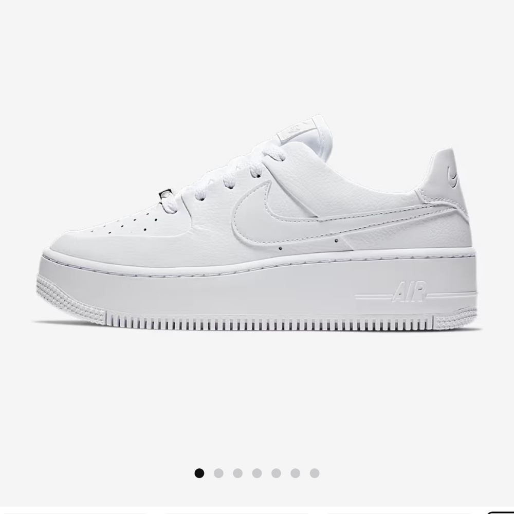Women’s Nike Air Force 1 Sage Sneakers